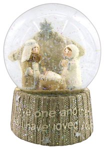 Knitted Nativity Waterglobe White/Beige Knitted Nativity Waterglobe White/Beige